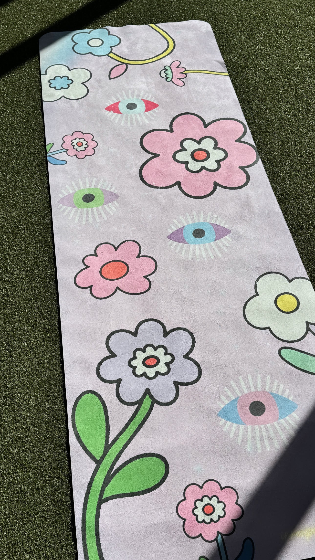 Eye dream of flowers yoga mat