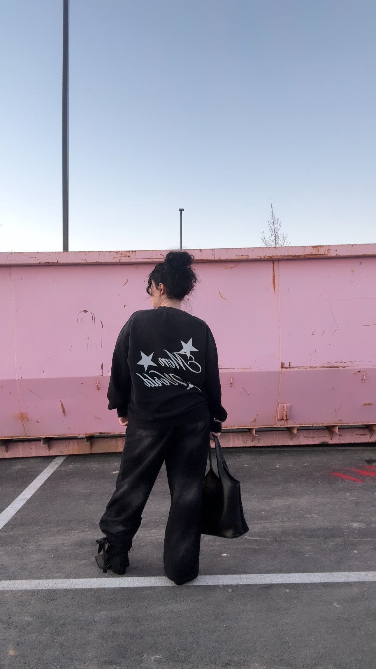 MOM WORLD sweatshirt