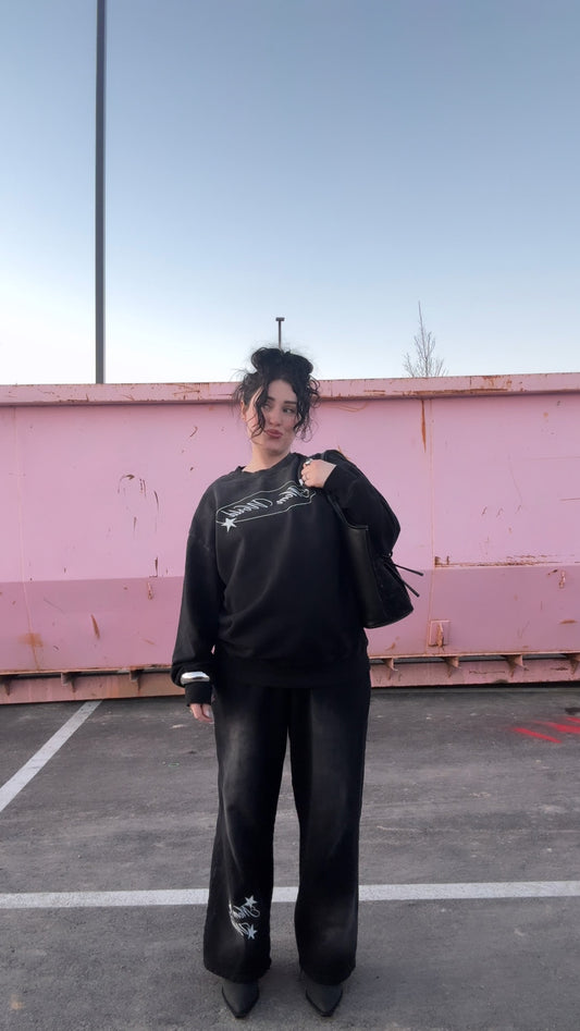 MOM WORLD sweatshirt